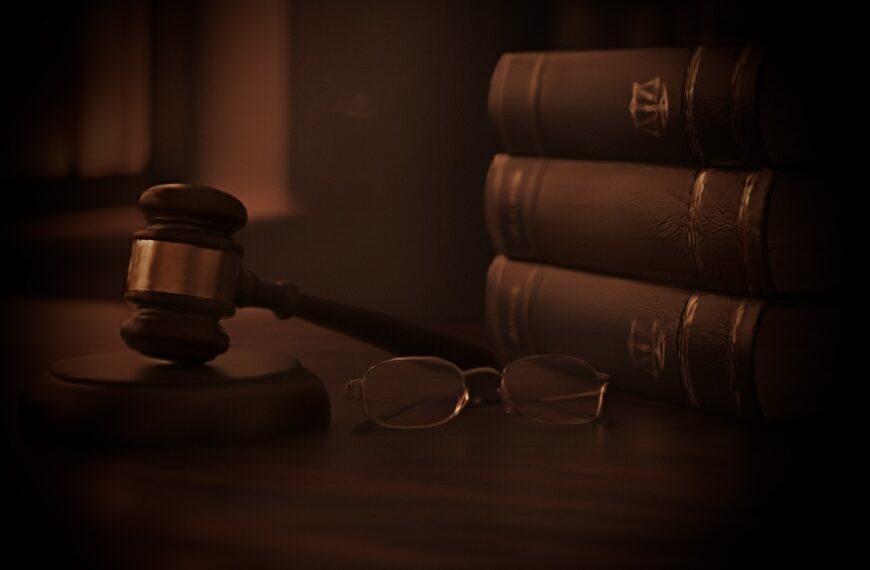 Gemini Generated law office 1: Begriffsbestimmungen im Waffenrecht wollen nicht missverstanden werden.