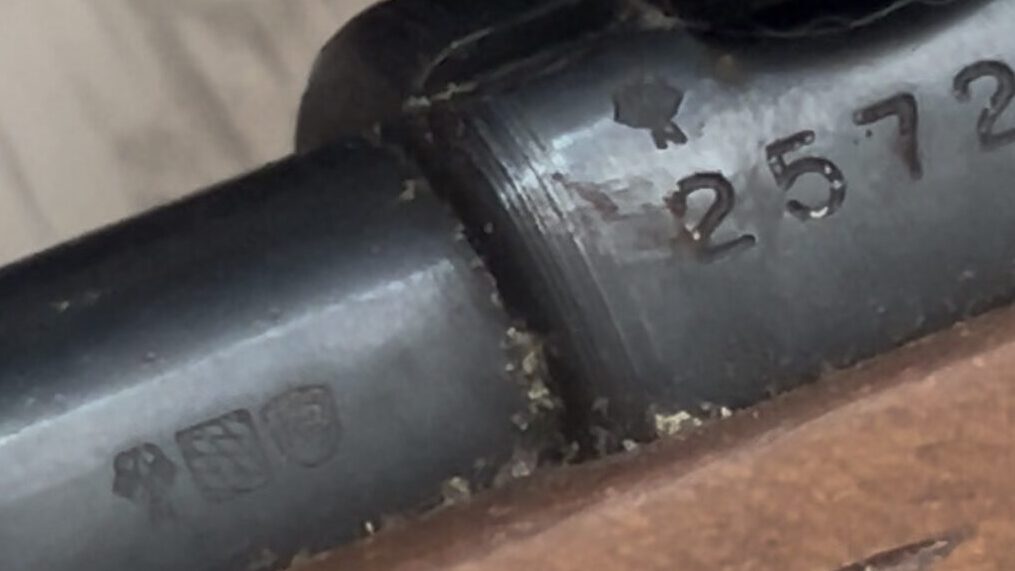 Mehrfacher Beschuss - jedoch kein C. I. P.-Stempel.